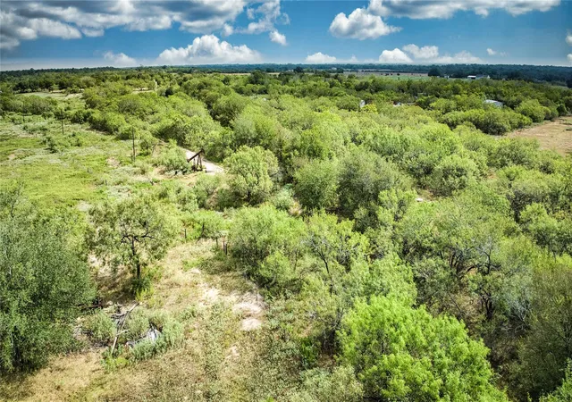 Land for sale at 2900 Salt Flt Rd, Luling, TX 78648 | MLS# 7671603