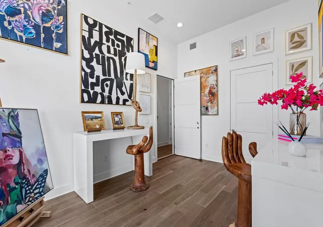 Photo 2 of Townhouse for sale at 3826 Berkman Dr, Austin, TX 78723 | MLS# 5257130 | Listing updated on 2026-10-09