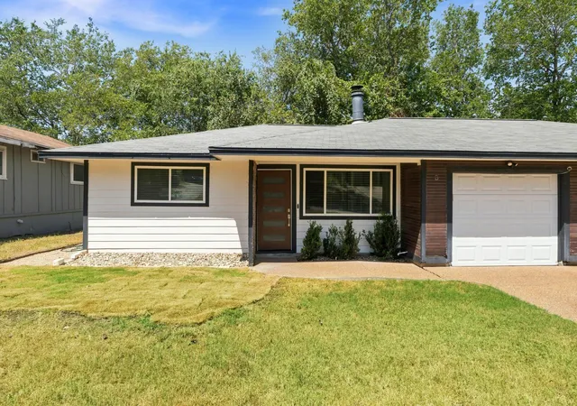 Photo 1 of Condo for sale at 2802 Catalina Dr #B, Austin, TX 78741 | MLS# 7500761 | Listing updated on 2026-09-12
