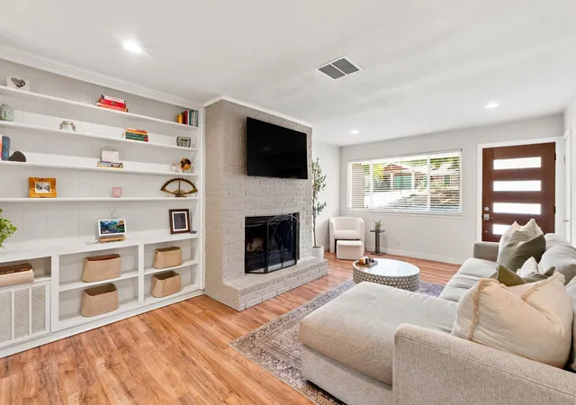 Photo 3 of Condo for sale at 2802 Catalina Dr #B, Austin, TX 78741 | MLS# 7500761 | Listing updated on 2026-09-12