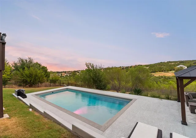 Single family home for sale at 207 Lodestone Ln, Austin, TX 78738 | MLS# 6460496