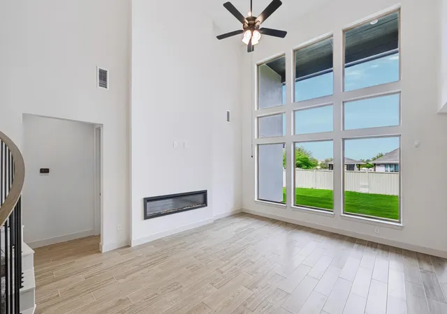 Photo 4 of Single family home for sale at 101 Leon Loop, Liberty Hill, TX 78642 | MLS# 2291512 | Listing updated on 2026-10-25
