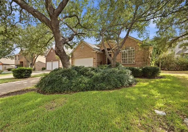 Photo 2 of Single family home for sale at 10045 Planters Woods Dr, Austin, TX 78730 | MLS# 7903348 | Listing updated on 2026-10-03