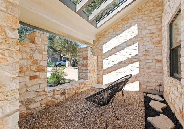 Photo 4 of Single family home for sale at 8517 Appalachian Dr, Austin, TX 78759 | MLS# 9579861 | Listing updated on 2026-10-27
