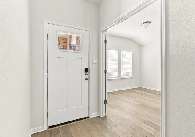 Photo 2 of Single family home for sale at 180 Coopers Hawk Crst, Cedar Creek, TX 78612 | MLS# 5885580 | Listing updated on 2026-09-05