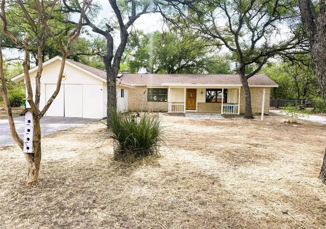 Photo 2 of Single family home for sale at 810 Woodland Hills Dr, Granite Shoals, TX 78654 | MLS# 2035418 | Listing updated on 2026-09-18