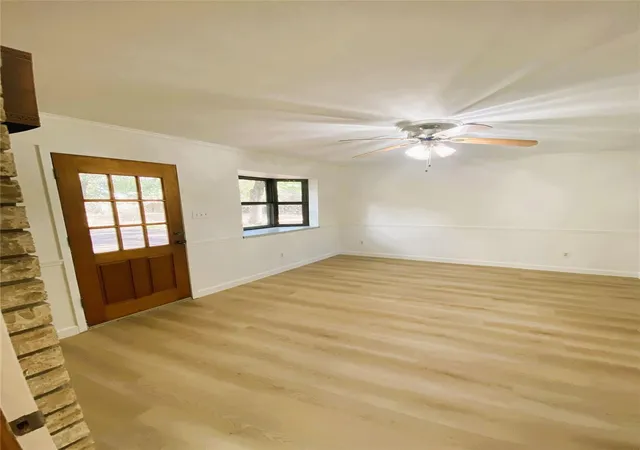 Photo 4 of Single family home for sale at 810 Woodland Hills Dr, Granite Shoals, TX 78654 | MLS# 2035418 | Listing updated on 2026-09-18