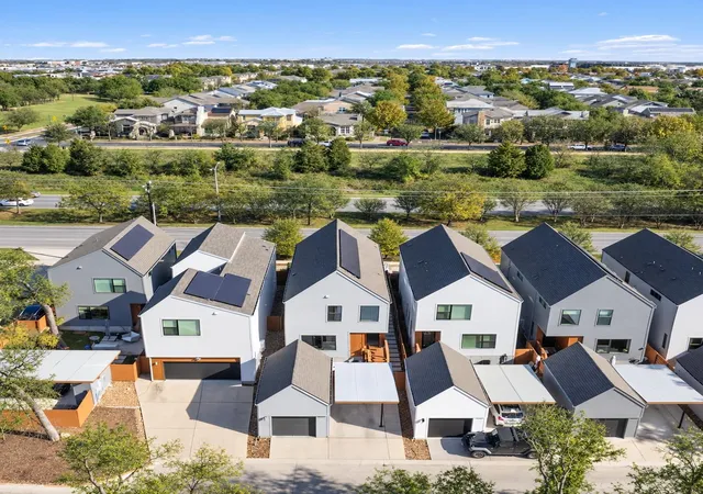 Photo 1 of Single family home for sale at 4020 Airport Blvd #7, Austin, TX 78722 | MLS# 3180945 | Listing updated on 2026-09-05