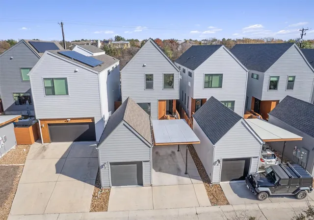 Photo 3 of Single family home for sale at 4020 Airport Blvd #7, Austin, TX 78722 | MLS# 3180945 | Listing updated on 2026-09-05