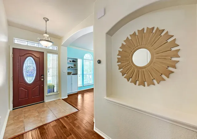 Photo 2 of Single family home for sale at 5120 Bluestar Dr, Austin, TX 78739 | MLS# 5073205 | Listing updated on 2026-10-08
