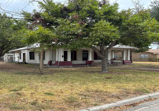 Single family home for sale at 201 S Rio Grande St, Granger, TX 76530 | MLS# 5241599
