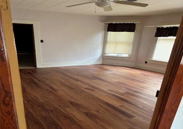 Photo 4 of Single family home for sale at 201 S Rio Grande St, Granger, TX 76530 | MLS# 5241599 | Listing updated on 2026-10-09
