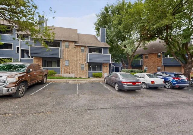 Listing Photo 3 - Condo for sale in building located at 2500 Burleson Rd, Austin, TX 78741 - Unit #506