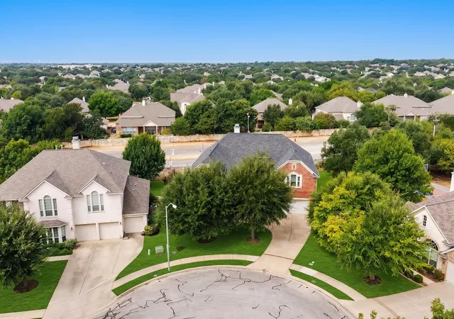 Photo 2 of Single family home for sale at 2704 Covington Pl, Round Rock, TX 78681 | MLS# 2904077 | Listing updated on 2026-10-05