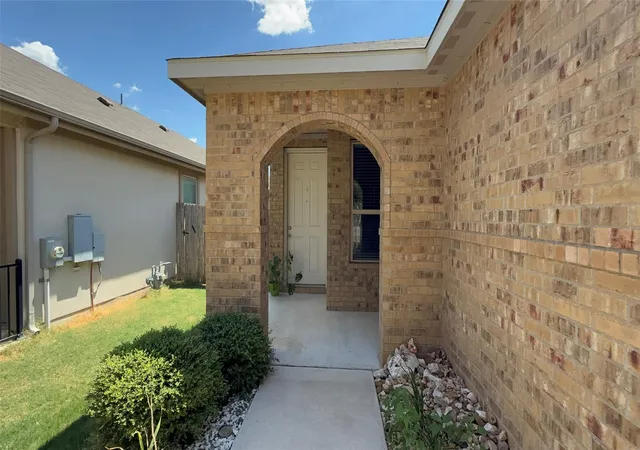 Photo 2 of Single family home for sale at 113 Mountain Valley St, Georgetown, TX 78628 | MLS# 1995047 | Listing updated on 2026-09-28