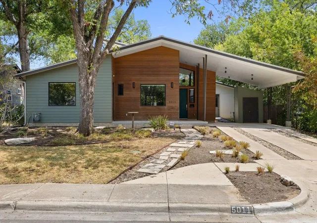 Photo 1 of Single family home for sale at 5011 Shoal Crk Blvd, Austin, TX 78756 | MLS# 1820114 | Listing updated on 2026-09-06