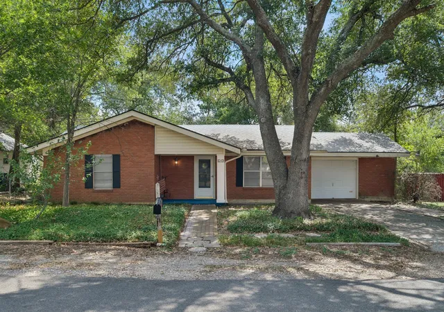Photo 3 of Single family home for sale at 610 Mogonye Ln, Elgin, TX 78621 | MLS# 9438659 | Listing updated on 2026-09-17