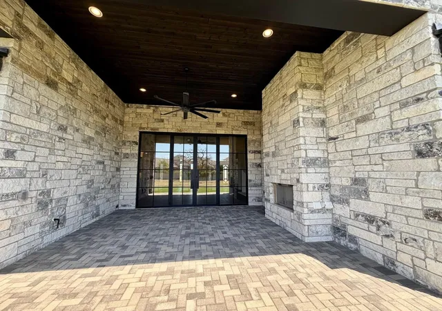 Photo 3 of Single family home for sale at 117 La Ventana Dr, Liberty Hill, TX 78642 | MLS# 2266890 | Listing updated on 2026-09-05