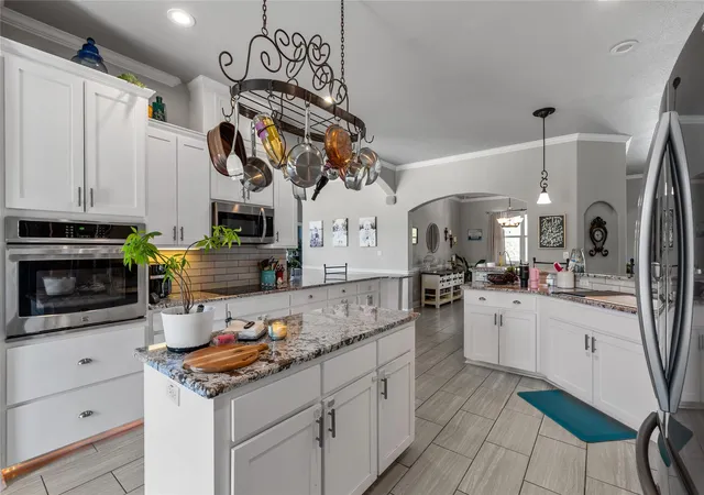 Photo 3 of Single family home for sale at 21508 Lake Park Dr, Lago Vista, TX 78645 | MLS# 2313732 | Listing updated on 2026-09-15