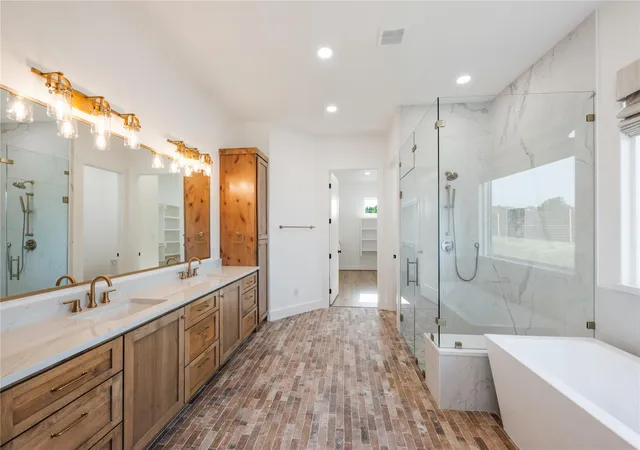 Photo 3 of Single family home for sale at 131 Hydrangea Dr, Smithville, TX 78957 | MLS# 3965038 | Listing updated on 2026-09-07