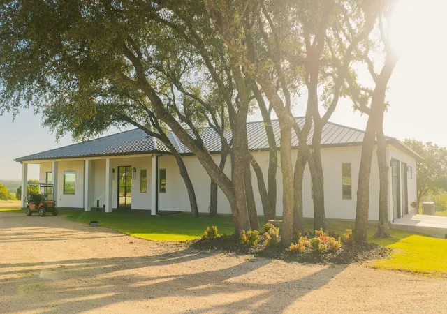 Photo 2 of House for sale at 15104 North Hwy 281, Lampasas, TX 76550 | MLS# 7544333 | Listing updated on 2026-09-04