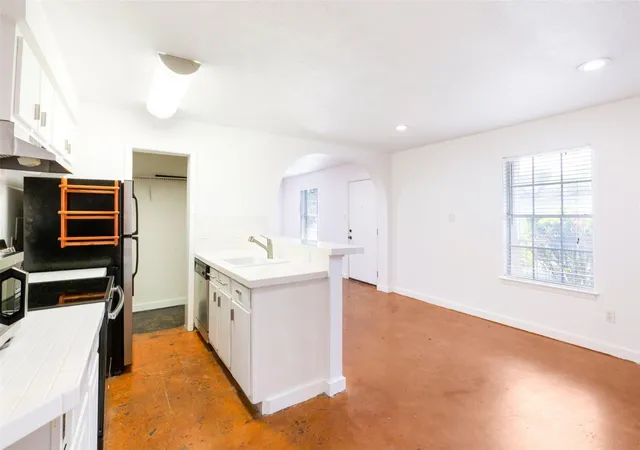 Photo 2 of Condo for sale at 2302 E Side Dr #11, Austin, TX 78704 | MLS# 7310488 | Listing updated on 2026-09-24