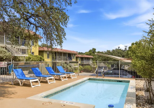 Photo 4 of Condo for sale at 2302 E Side Dr #11, Austin, TX 78704 | MLS# 7310488 | Listing updated on 2026-09-24