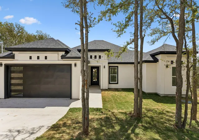 Photo 1 of Single family home for sale at 115 Diamond Head Dr, Bastrop, TX 78602 | MLS# 6075891 | Listing updated on 2026-10-07