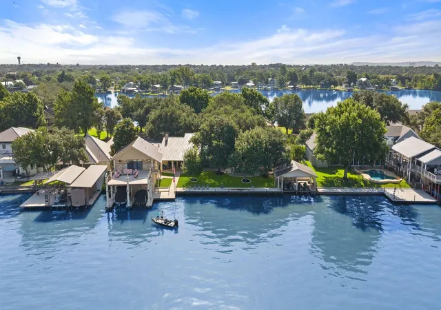 Photo 3 of Mansion for sale at 36 Beaver Is, Marble Falls, TX 78654 | MLS# 6909419 | Listing updated on 2026-10-03