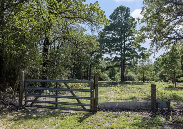 Photo 2 of House for sale at 422 Private Rd 7051, Milano, TX 76556 | MLS# 3379622 | Listing updated on 2026-09-04