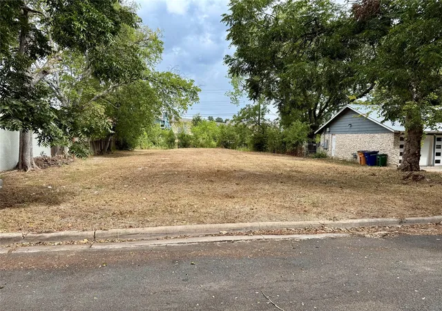 Photo 2 of Land for sale at 904 Hermitage Dr, Austin, TX 78753 | MLS# 8435517 | Listing updated on 2026-09-12