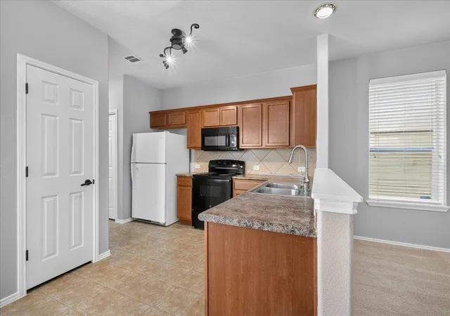 Photo 4 of Single family home for sale at 816 Craters Of The Moon Blvd, Pflugerville, TX 78660 | MLS# 1854411 | Listing updated on 2026-09-06