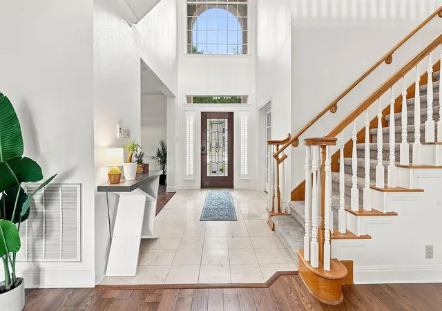 Photo 3 of Single family home for sale at 5204 Deerwood Ct, Austin, TX 78730 | MLS# 4129454 | Listing updated on 2026-10-03