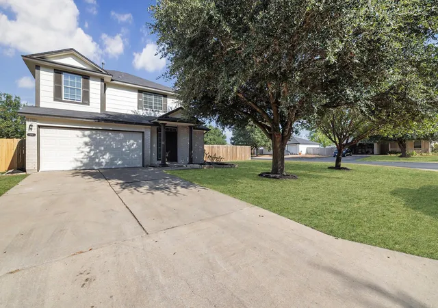 Photo 3 of Single family home for sale at 502 Garrett Ct, Hutto, TX 78634 | MLS# 5673287 | Listing updated on 2026-09-06