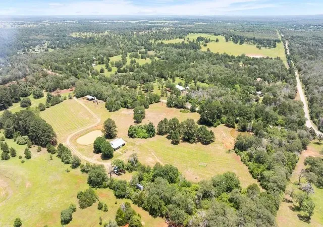 Photo 4 of Single family home for sale at 146 Split Oak Rd, Smithville, TX 78957 | MLS# 5250289 | Listing updated on 2026-09-06