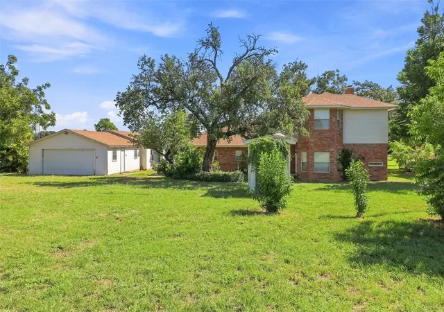 Photo 3 of Single family home for sale at 220 Hummingbird Cir, Buchanan Dam, TX 78609 | MLS# 6029440 | Listing updated on 2026-09-06