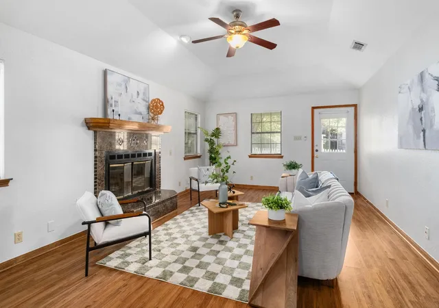 Photo 2 of Single family home for sale at 5108 Ave H, Austin, TX 78751 | MLS# 6356093 | Listing updated on 2026-09-13