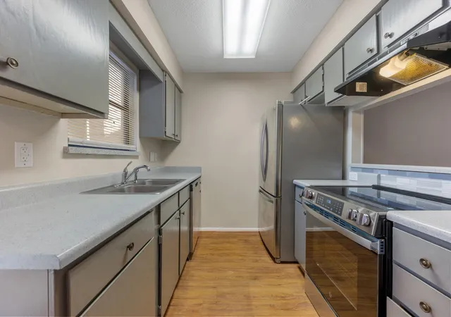 Listing Photo 5 - Condo for sale in building located at 8400 Jamestown Dr, Austin, TX 78758 - Unit #426