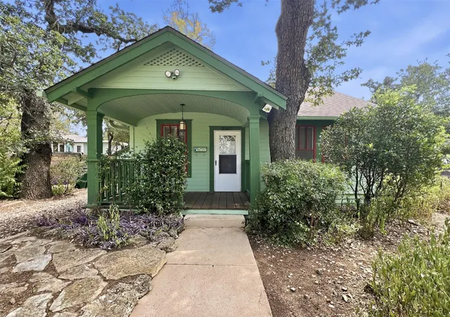 Photo 2 of Single family home for sale at 3307 Helms St, Austin, TX 78705 | MLS# 9643746 | Listing updated on 2026-10-28