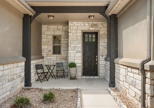 Photo 4 of Single family home for sale at 313 Escondido Dr, Georgetown, TX 78633 | MLS# 5017275 | Listing updated on 2026-10-04