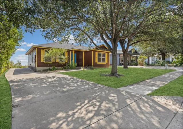 Photo 2 of Single family home for sale at 17816 Powder Crk Dr, Manor, TX 78653 | MLS# 2527920 | Listing updated on 2026-09-13