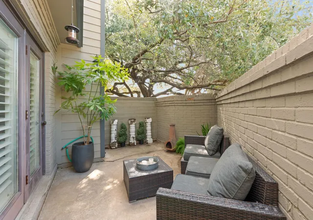 Listing Photo 2 - Condo for sale in building located at 2500 Steck Ave, Austin, TX 78757 - Unit #4