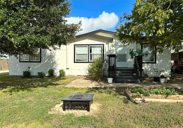 Manufactured home for sale at 2130 Mathias Ln, Kyle, TX 78640 | MLS# 3779464