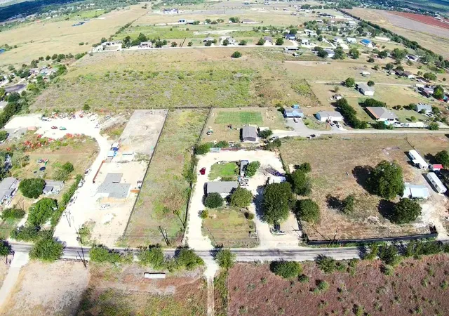 Photo 4 of Manufactured home for sale at 2130 Mathias Ln, Kyle, TX 78640 | MLS# 3779464 | Listing updated on 2026-09-22