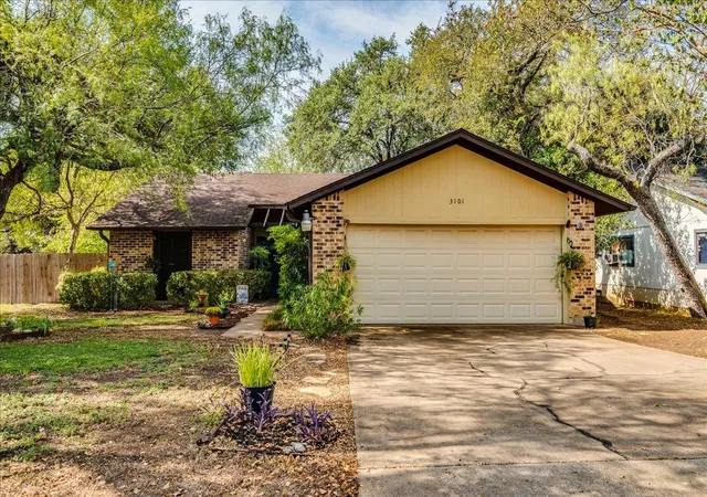 Photo 1 of Sale Pending at 3101 Evanston Ln, Austin, TX 78745 | MLS# 4088016 | Listing updated on 2026-10-22