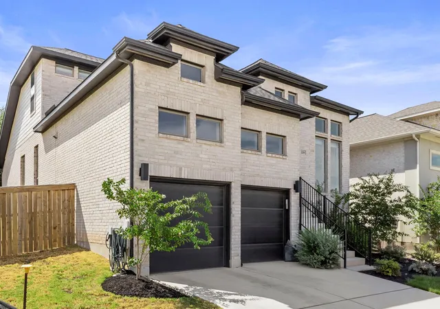 Photo 2 of Single family home for sale at 229 Bluff Crk Ln, Georgetown, TX 78628 | MLS# 6100662 | Listing updated on 2026-09-18