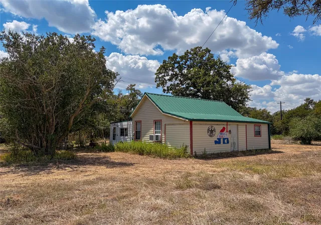 Photo 3 of Single family home for sale at 8947 S Fm 1915, Davilla, TX 76523 | MLS# 2720471 | Listing updated on 2026-09-16