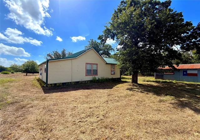 Photo 3 of Single family home for sale at 8947 S Fm 1915, Davilla, TX 76523 | MLS# 2720471 | Listing updated on 2026-09-16