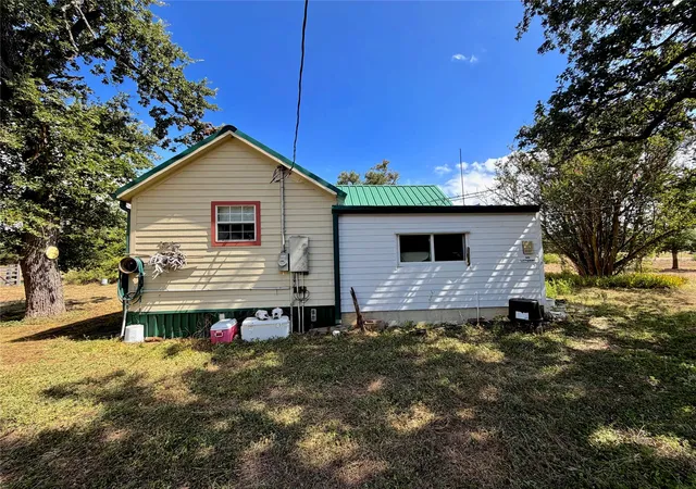 Photo 4 of Single family home for sale at 8947 S Fm 1915, Davilla, TX 76523 | MLS# 2720471 | Listing updated on 2026-09-16