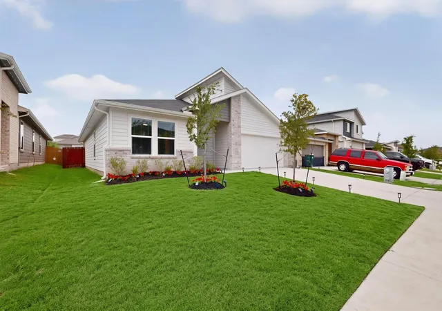 Photo 3 of Single family home for sale at 315 Gladiola Loop, Kyle, TX 78640 | MLS# 5603977 | Listing updated on 2026-10-04